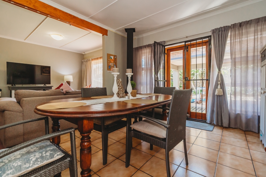 5 Bedroom Property for Sale in Heatherlands Western Cape